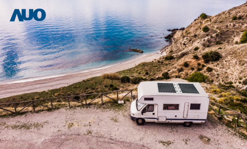 「可撓輕量化太陽光電板SunCurva」使用輕量特殊耐候型複合板取代傳統太陽能板的玻璃前板，不僅降低70%重量，每米平方僅3Kg；具有抗衝擊性能及通過電磁相容性測試，可應用於交通運輸工具，如露營車、遊艇等